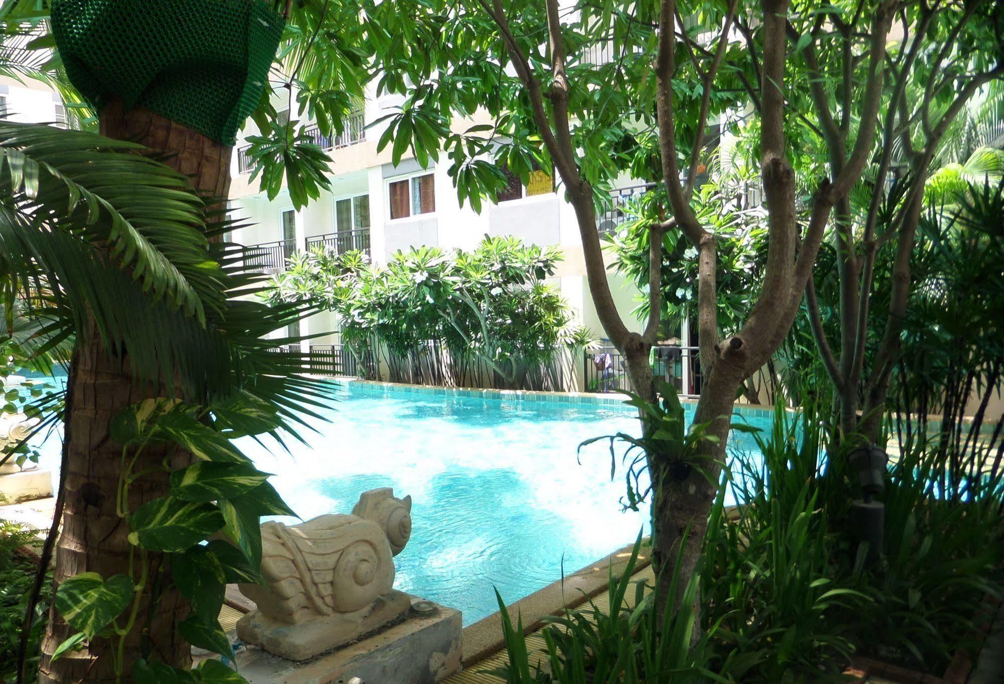 Park Lane Resort By West Joint Venture Jomtien Beach Buitenkant foto