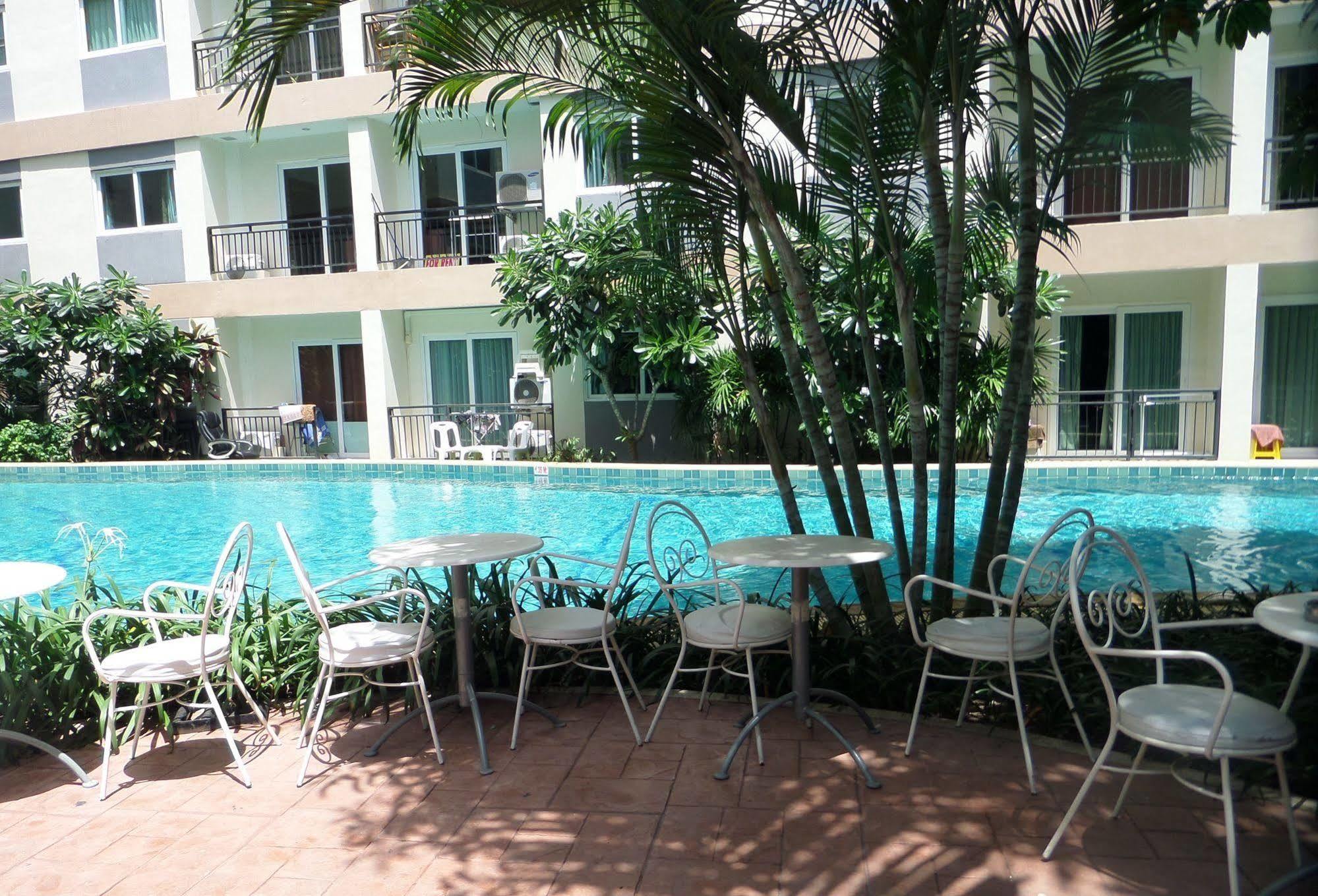 Park Lane Resort By West Joint Venture Jomtien Beach Buitenkant foto