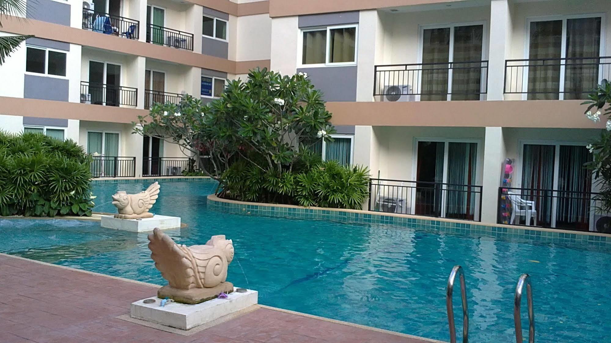 Park Lane Resort By West Joint Venture Jomtien Beach Buitenkant foto